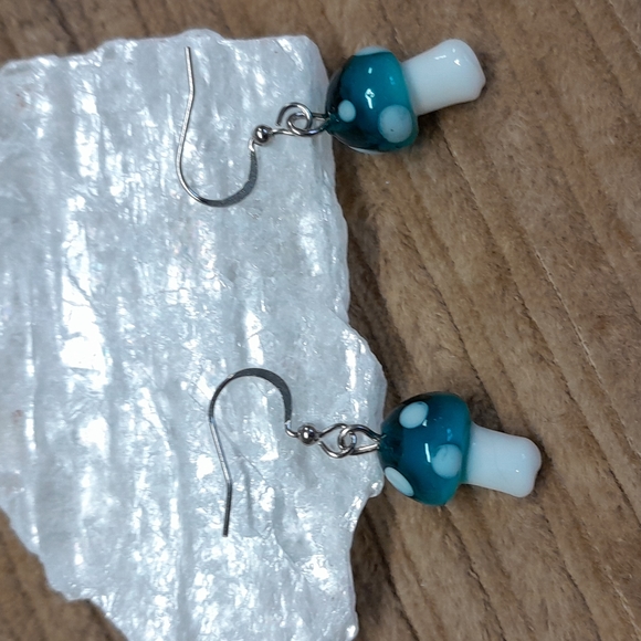 Glass mushroom earring and necklace set - Picture 4 of 5